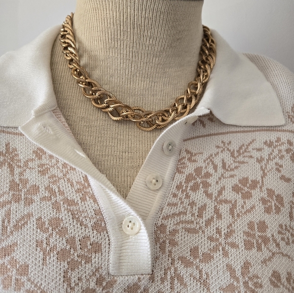 GEMMA + JANE Floral Jaquard Sweater Polo Top in White and Sand. Size Small - Picture 7 of 11